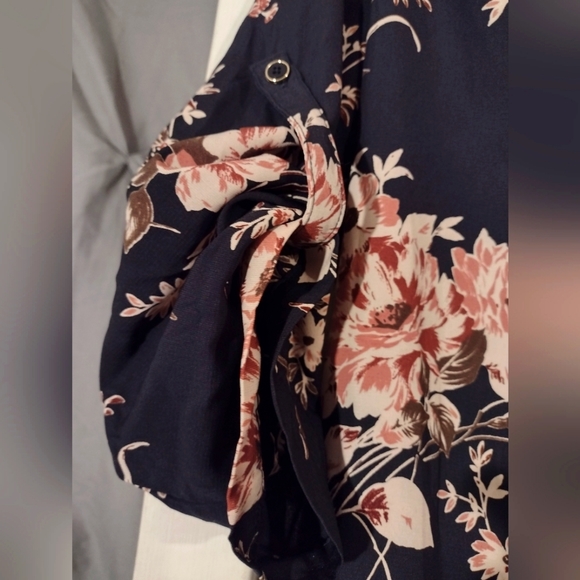 Women's Dress - Picture 2 of 6